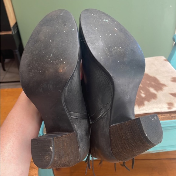 Fringe booties - Picture 4 of 6